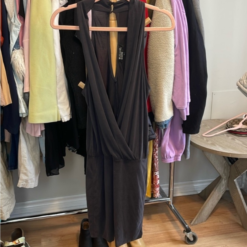 Elegant Black Sleeveless Dress